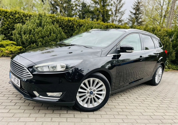 Ford Focus cena 35900 przebieg: 104000, rok produkcji 2015 z Radzymin małe 781